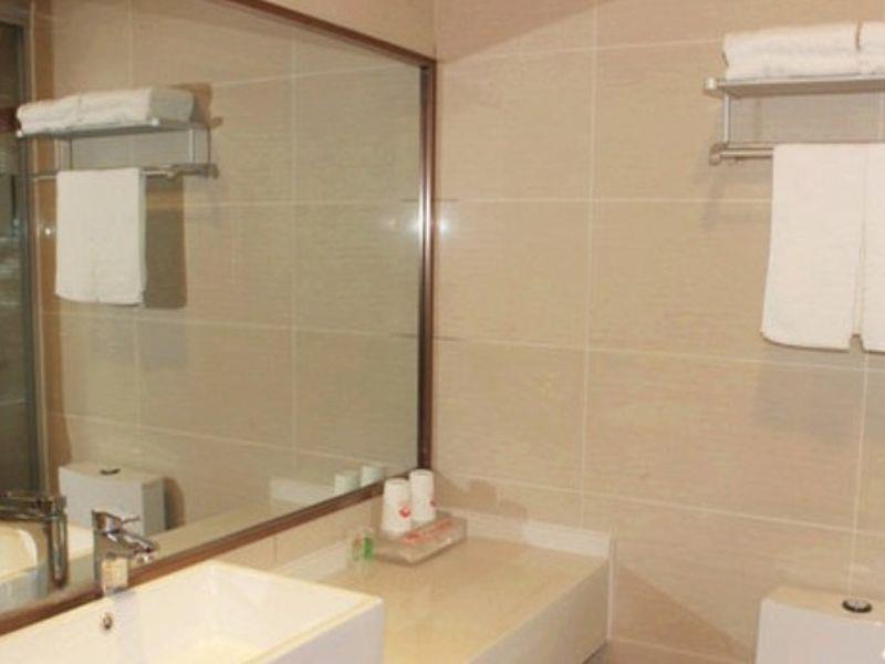 Shanghai Yiting 6+E Hotel - Lujiazui Zewnętrze zdjęcie